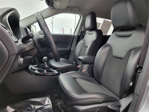 Certified 2018 Jeep Compass Latitude image 20