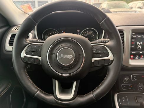 Used 2018 Jeep Compass Latitude w/ Popular Equipment Group FWD image 23