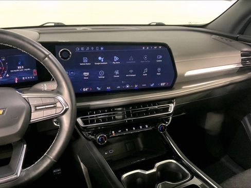 Used 2024 Chevrolet Traverse LT AWD/4WD image 6