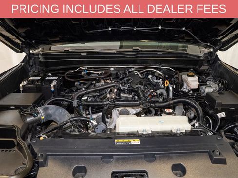 Used 2024 Toyota Tacoma SR5 AWD/4WD image 18