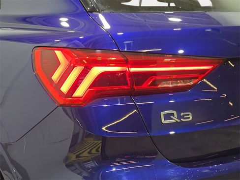 Certified 2025 Audi Q3 2.0T Premium Plus w/ Premium Plus Package image 33
