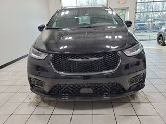 New 2026 Chrysler Pacifica Select w/ S Appearance Package video 2