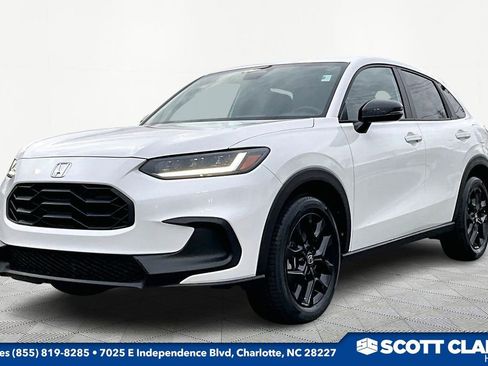 Used 2023 Honda HR-V Sport image 3