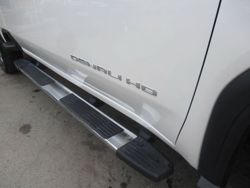 Used 2025 GMC Sierra 2500 Denali w/ Denali Reserve Package AWD/4WD image 7