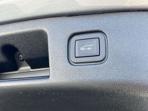 Used 2025 Chevrolet Blazer EV LT image 12