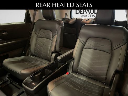 Used 2024 Nissan Pathfinder Platinum image 12