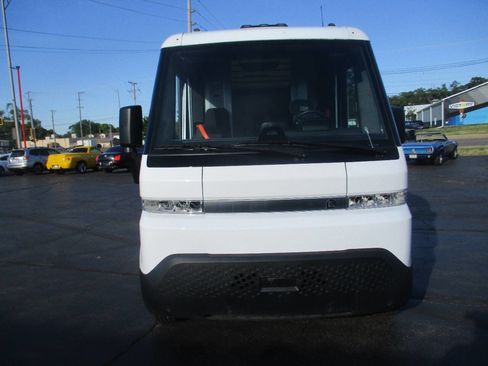 Used 2024 Chevrolet Brightdrop 600 w/ Battery Pack, Max Range AWD/4WD image 8