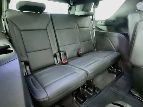Used 2025 GMC Yukon Denali AWD/4WD image 29