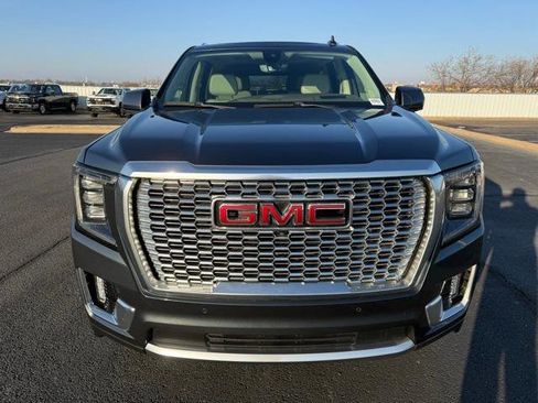 Used 2021 GMC Yukon Denali w/ Denali Premium Package image 2