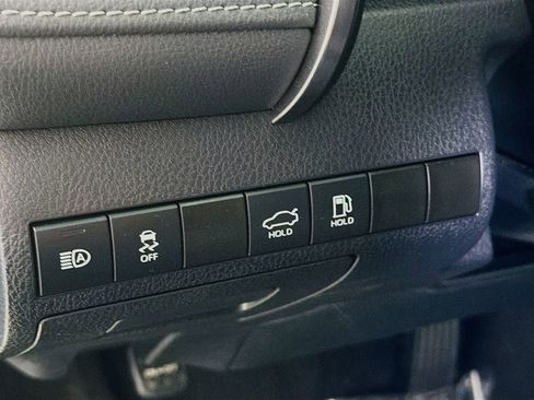 Used 2024 Toyota Camry SE image 12