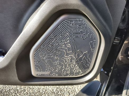 Used 2025 GMC Hummer EV 3X image 25