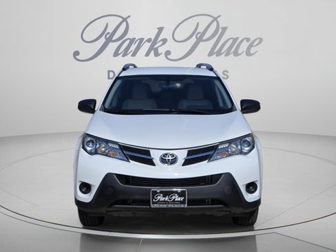 Used 2013 Toyota RAV4 LE FWD image 9
