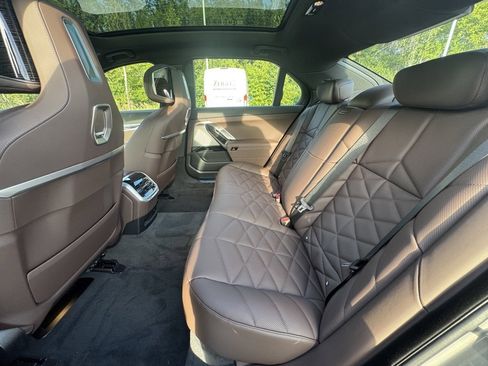 Used 2026 BMW 740i xDrive w/ Premium Package image 19