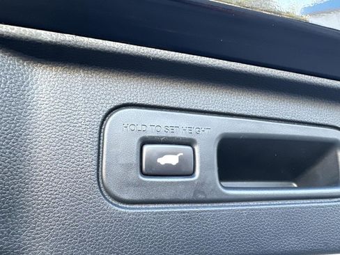 Certified 2023 Honda Pilot Touring image 38