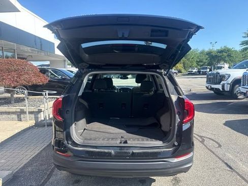 Used 2024 GMC Terrain SLE AWD/4WD image 22