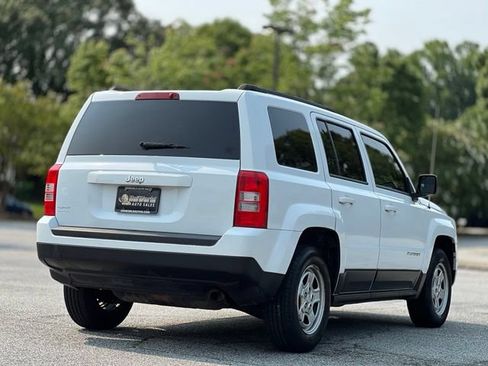 Used 2015 Jeep Patriot Sport w/ Power Value Group FWD image 5