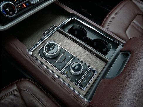 Used 2023 Ford Expedition Limited image 22