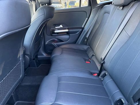 Used 2025 Mercedes-Benz GLA 250 image 11