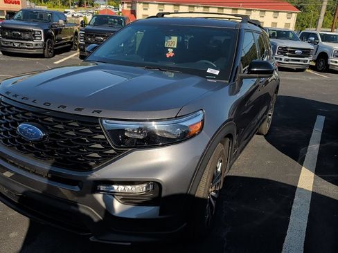Certified 2023 Ford Explorer ST-Line w/ Class IV Trailer Tow Package RWD image 3