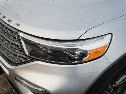 Certified 2023 Ford Explorer XLT w/ Equipment Group 202A image 16