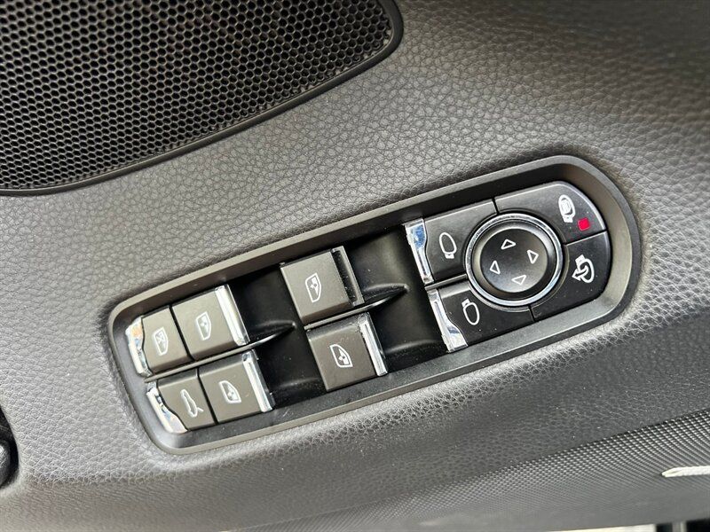 Used 2014 Porsche Panamera S RWD image 28