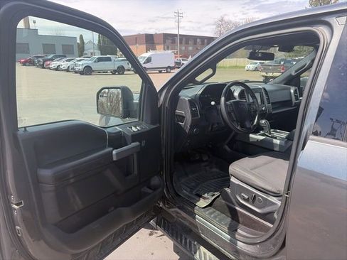 Used 2018 Ford F150 XLT w/ Equipment Group 302A Luxury AWD/4WD image 11