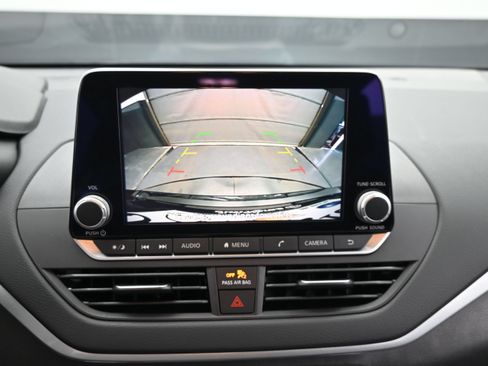 Certified 2025 Nissan Altima 2.5 S FWD image 16