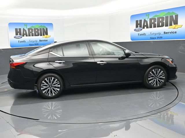 Used 2025 Nissan Altima 2.5 SV FWD image 6