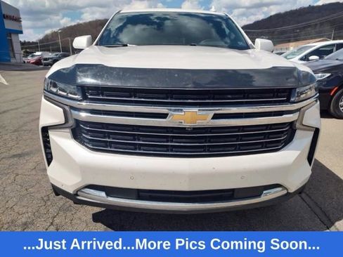 Used 2022 Chevrolet Tahoe LT w/ Luxury Package AWD/4WD image 2