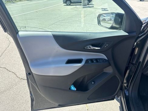 Used 2023 Chevrolet Equinox LT w/ Driver Convenience Package FWD image 11