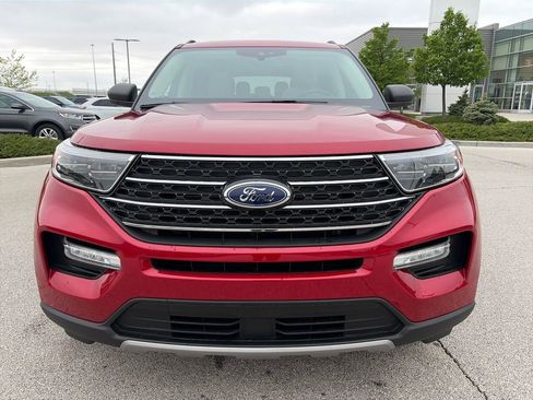 Used 2023 Ford Explorer XLT w/ Equipment Group 202A AWD/4WD image 2