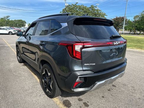 Used 2024 Kia Seltos EX AWD/4WD image 6