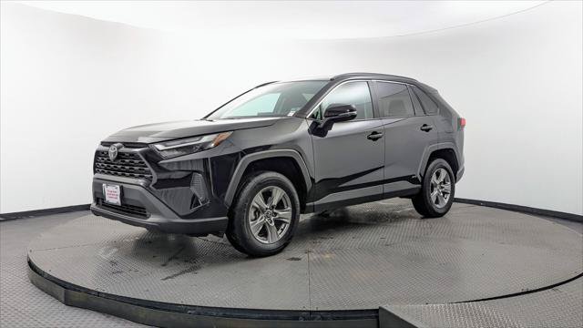 Used 2025 Toyota RAV4 XLE AWD/4WD image 2
