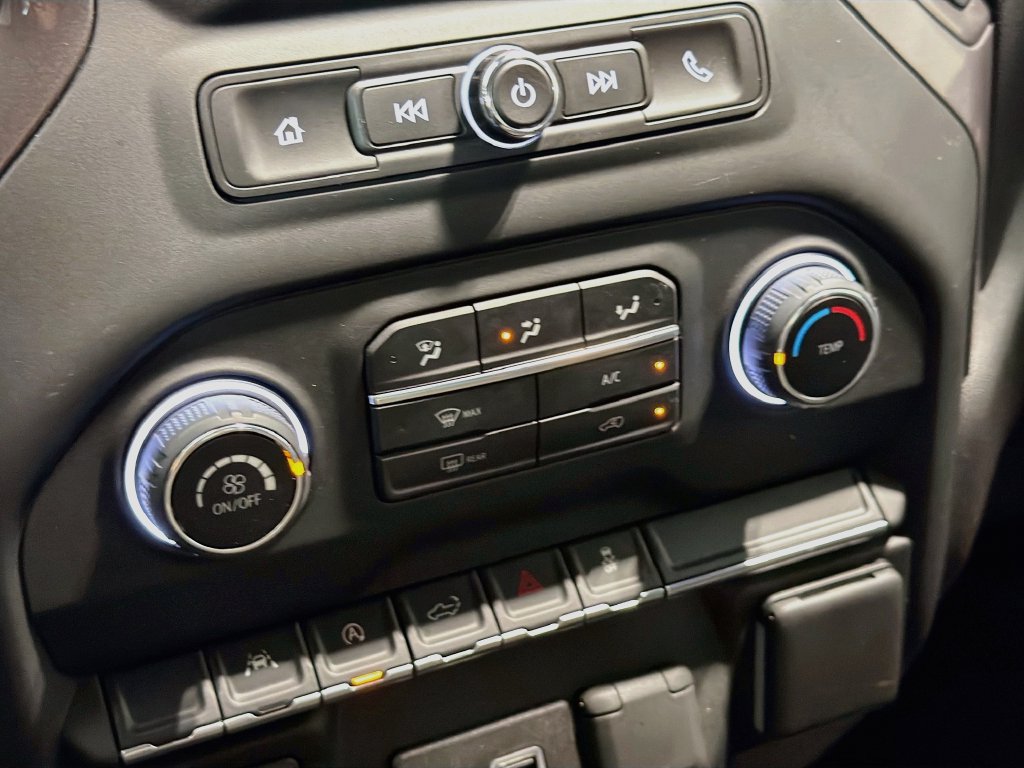 Used 2024 Chevrolet Silverado 1500 Custom w/ LPO, Dark Essentials Package AWD/4WD image 17