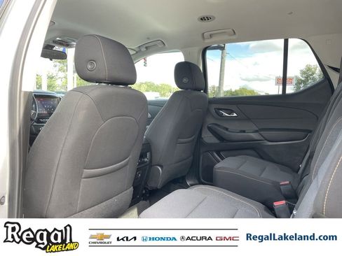 Used 2020 Chevrolet Traverse LT image 16