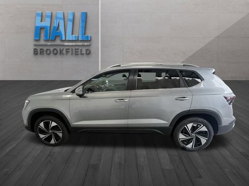 New 2025 Volkswagen Taos SE image 2