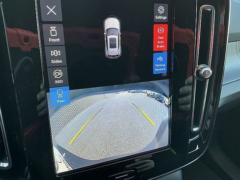 Certified 2023 Volvo XC40 Recharge Ultimate image 27