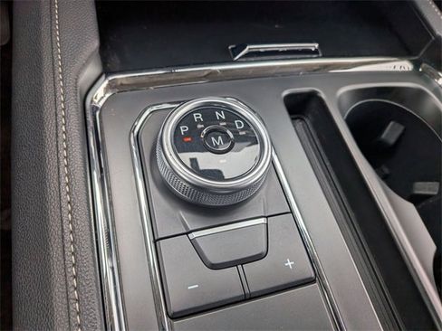 Used 2024 Ford Expedition XLT image 16