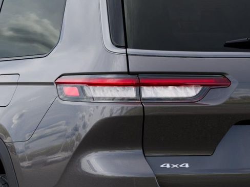 New 2026 Jeep Grand Cherokee L Limited AWD/4WD image 9