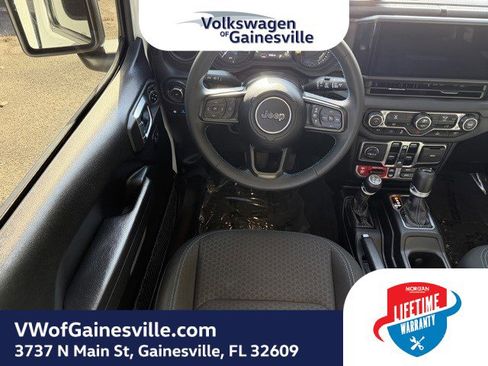 Used 2024 Jeep Wrangler Unlimited Rubicon 4xe image 14