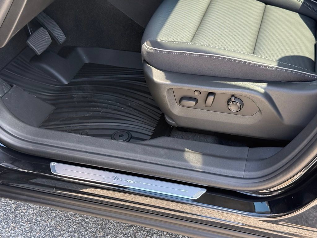 New 2026 Buick Envision Avenir AWD/4WD image 18