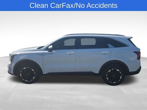 Used 2025 Kia Sorento S AWD/4WD image 2