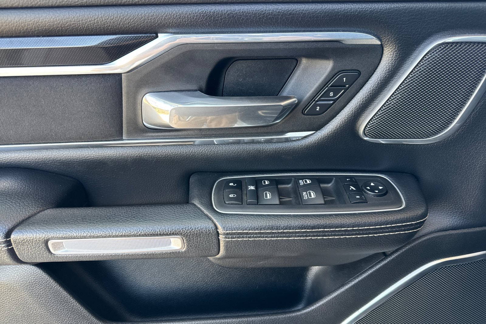 Used 2022 RAM 1500 Laramie RWD image 11