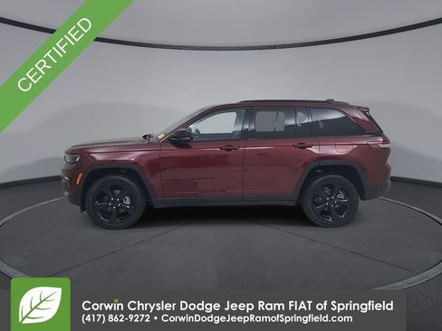 Used 2023 Jeep Grand Cherokee Limited w/ Black Appearance Package AWD/4WD image 8