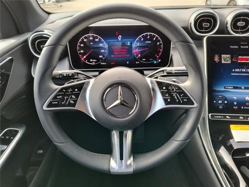 New 2025 Mercedes-Benz GLC 300 image 18