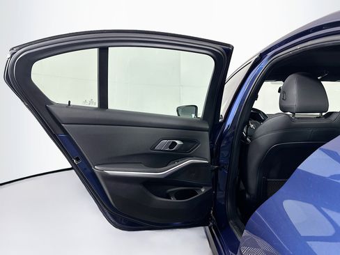 Used 2021 BMW 330i Sedan w/ Executive Package RWD image 27
