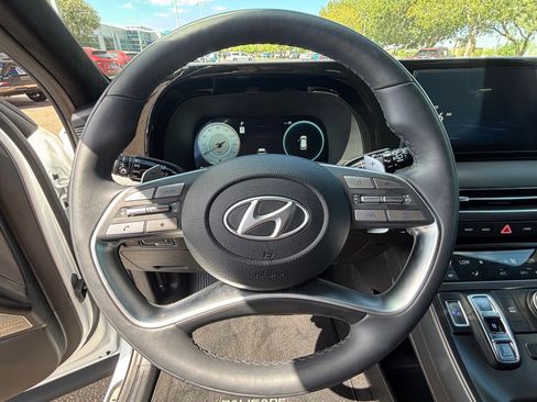 Used 2025 Hyundai Palisade Calligraphy AWD/4WD image 12