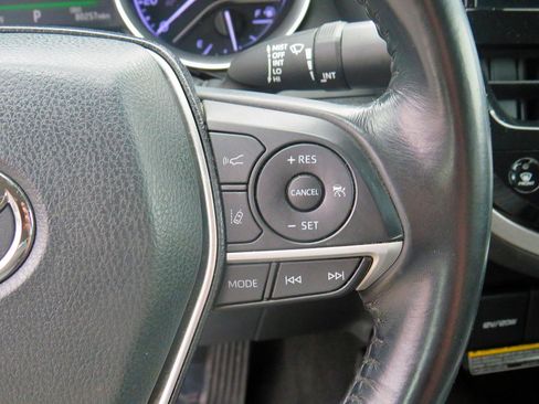Used 2021 Toyota Camry XLE w/ Navigation Upgrade Package FWD image 22