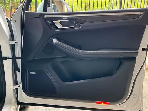 Used 2023 Porsche Macan GTS image 22