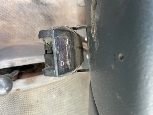 Used 2002 Chevrolet Silverado 2500 4x4 Regular Cab image 13